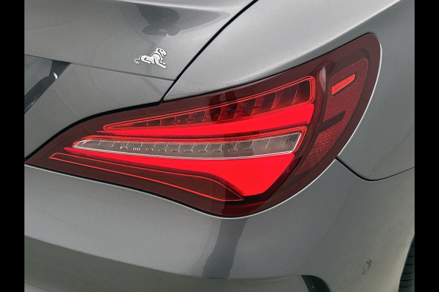 Mercedes-Benz CLA-Klasse 180 Business Solution AMG Upgrade Edition(NL-auto, Camera, Parkeerhulp, Navigatie, StoelV, Etc)