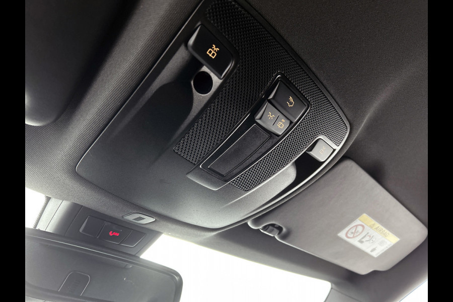 Mercedes-Benz CLA-Klasse 180 Business Solution AMG Upgrade Edition(NL-auto, Camera, Parkeerhulp, Navigatie, StoelV, Etc)
