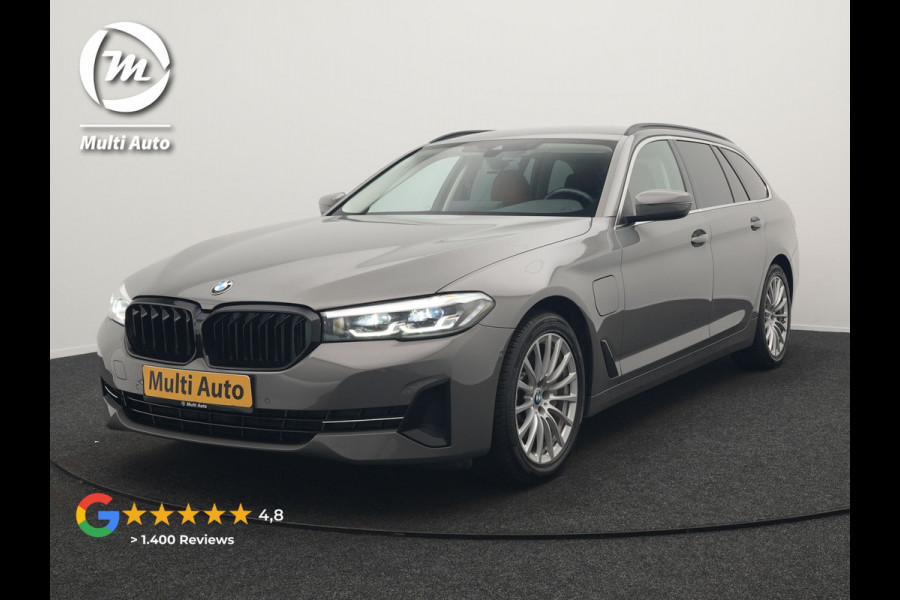 BMW 5 Serie Touring 530e Sportline PHEV 293pk Dealer O.H Bernina Grau Metallic | Trekhaak Afn. | M Sportstuur | Camera | Lederen Sportstoelen Verwarmd | Cruise Control | BMW LED | Hifi Sound | Apple Carplay | Navigatie | Virtual | DAB |  Plug In Hybrid