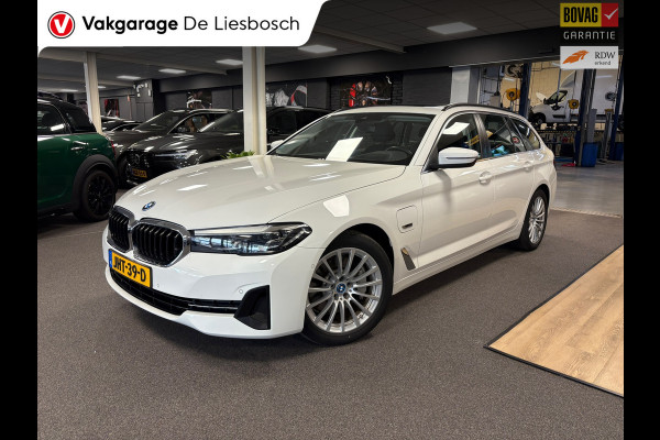 BMW 5 Serie Touring 520e Business Edition Plus / leder /camera / panorama-dak / head-up