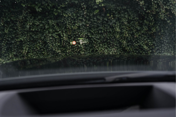 BMW 3 Serie Touring 330e / M-sport/ Panoramadak/ 20 Inch Lichtmetalen Velgen/