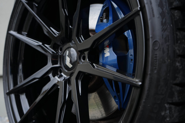 BMW 3 Serie Touring 330e / M-sport/ Panoramadak/ 20 Inch Lichtmetalen Velgen/