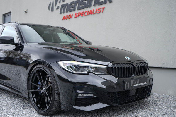 BMW 3 Serie Touring 330e / M-sport/ Panoramadak/ 20 Inch Lichtmetalen Velgen/