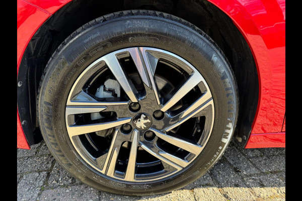 Peugeot 208 1.2 PureTech 100 Allure Navi / P-sensoren & camera / Clima / LM velgen