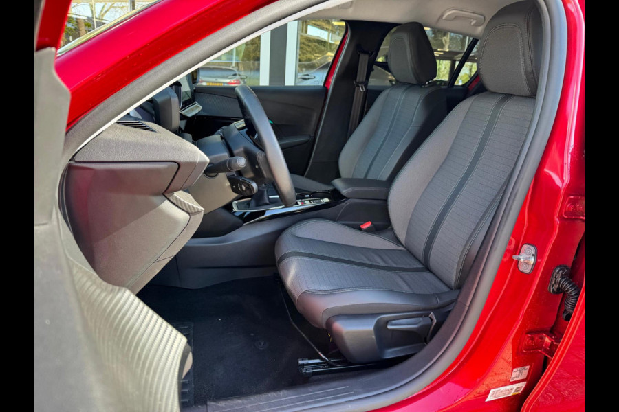 Peugeot 208 1.2 PureTech 100 Allure Navi / P-sensoren & camera / Clima / LM velgen