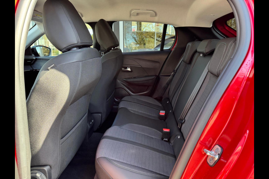 Peugeot 208 1.2 PureTech 100 Allure Navi / P-sensoren & camera / Clima / LM velgen