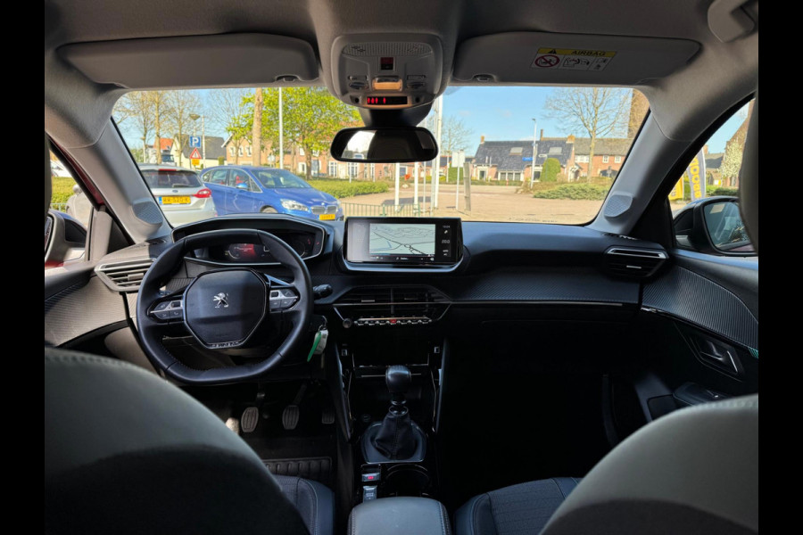 Peugeot 208 1.2 PureTech 100 Allure Navi / P-sensoren & camera / Clima / LM velgen