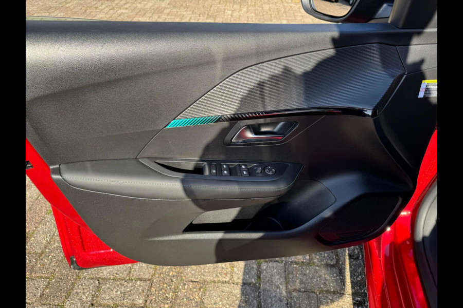 Peugeot 208 1.2 PureTech 100 Allure Navi / P-sensoren & camera / Clima / LM velgen