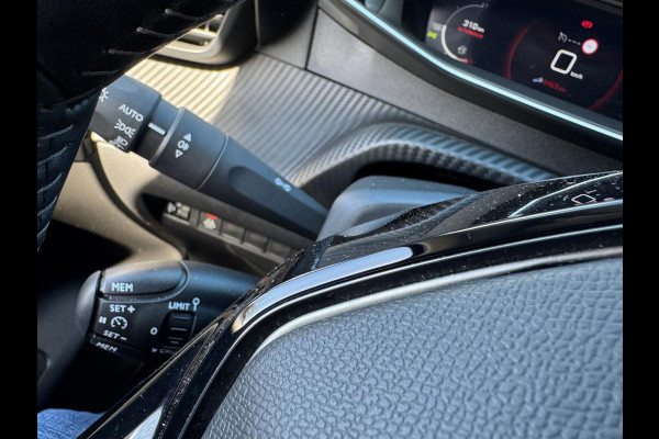 Peugeot 208 1.2 PureTech 100 Allure Navi / P-sensoren & camera / Clima / LM velgen
