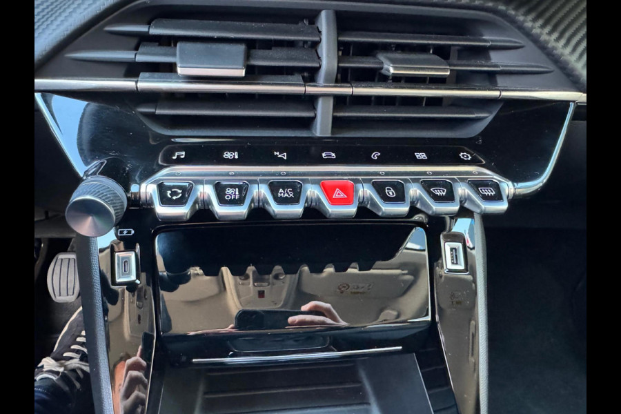 Peugeot 208 1.2 PureTech 100 Allure Navi / P-sensoren & camera / Clima / LM velgen