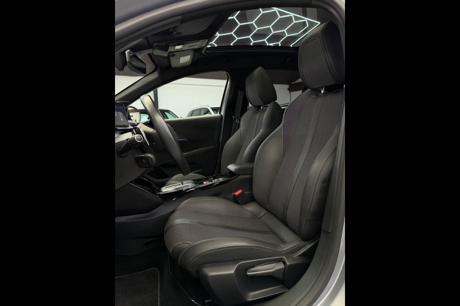Peugeot 208 Hybrid 136 e-DCS6 GT Premium Panorama