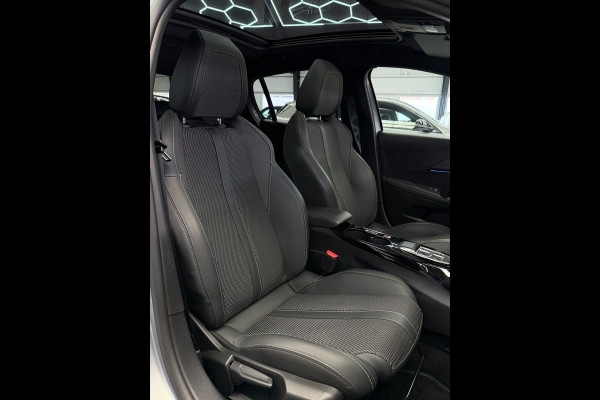 Peugeot 208 Hybrid 136 e-DCS6 GT Premium Panorama