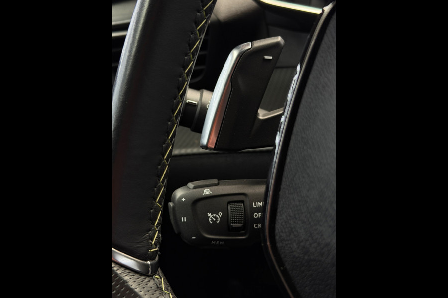 Peugeot 208 Hybrid 136 e-DCS6 GT Premium Panorama