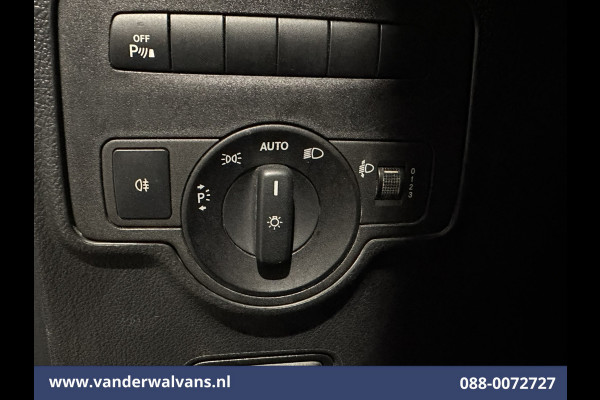 Mercedes-Benz Vito 114 CDI 136pk L2H1 Euro6 Airco | Navigatie | Camera | Cruisecontrol | Stoelverwarming Parkeersensoren, Trekhaak, Bijrijdersbank