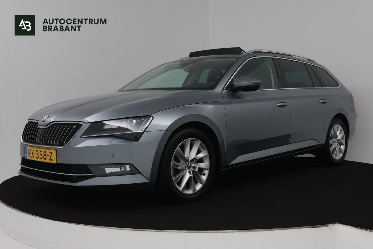 Škoda Superb Combi 1.4 TSI ACT Ambition Business (PANORAMADAK, STOELVERWARMING, ELEKTR STOELEN, NAVIGATIE CARPLAY, CRUISE CONTROL)
