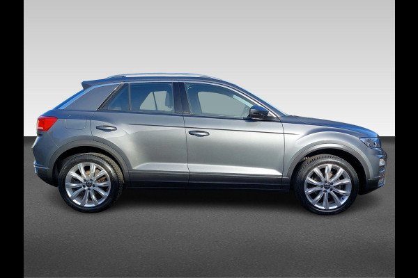 Volkswagen T-Roc 1.5 TSI Style Business | Afneembare Trekhaak | Camera | Winter Pakket