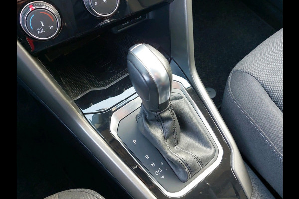 Volkswagen T-Roc 1.5 TSI Style Business | Afneembare Trekhaak | Camera | Winter Pakket