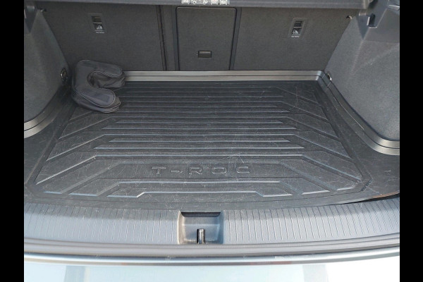 Volkswagen T-Roc 1.5 TSI Style Business | Afneembare Trekhaak | Camera | Winter Pakket