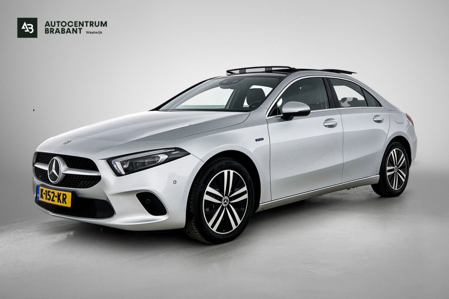 Mercedes-Benz A-Klasse 250 e Business Solution Luxury Limited (PANORAMADAK, MULTIBEAM KOPLAMP, SFEERVERLICHTING, TREKHAAK)