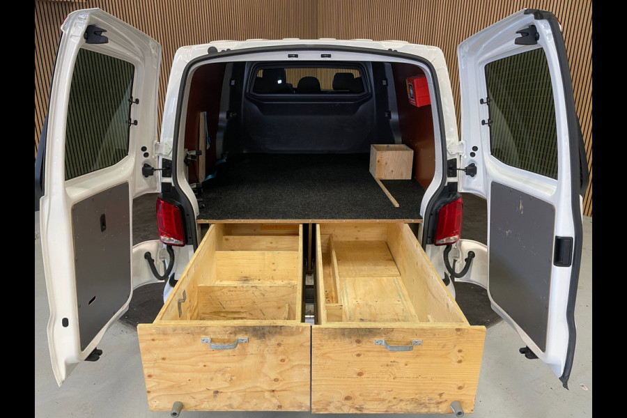 Volkswagen Transporter 2.0 TDI L2H1 30 DC Bulli|AUTOMAAT|ACC|TREKHAAK|DIGITAL|CARPLAY|CAMERA|DUBBELE SCHUIFDEUR|TWEE ACHTERDEUREN|
