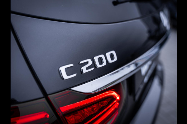 Mercedes-Benz C-Klasse Estate 200 4MATIC Premium Plus Pack AMG-Line l Pano l Sfeerverl. l Burmester l Camera