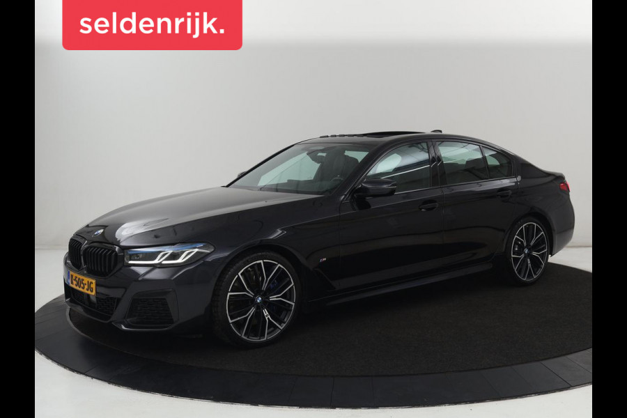 BMW 5 Serie 530d M Sport | Schuifdak | Head-Up | Nappaleder | Trekhaak | Adaptive cruise | Laserlicht | Camera | Stoelverwarming | Navigatie | 20'' | Sfeerverlichting | Park Assist | Origineel NL