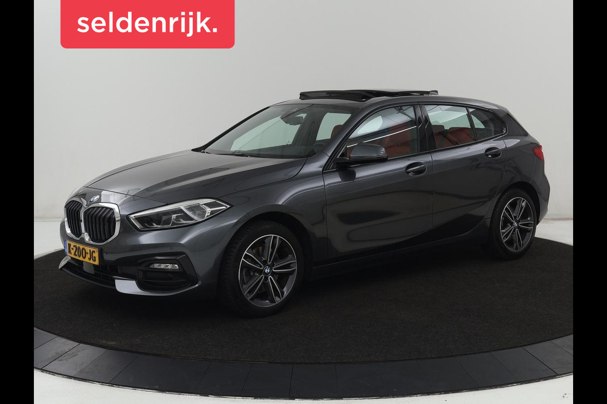 BMW 1-serie 118i High Executive | Sport Line | Panoramadak | Leder | Stoelverwarming | Keyless | Live Cockpit | Carplay | Sportstoelen | Navigatie | Spiegel Pakket | Parkeerhulp | Climate control