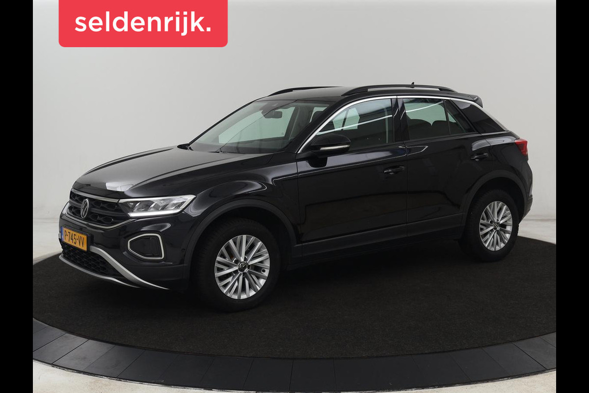 Volkswagen T-Roc 1.5 TSI Life Business | Stoelverwarming | Camera | Virtual Cockpit | Carplay | Full LED | Adaptive cruise | Navigatie | Park Assist | Climate control | DAB | Bluetooth