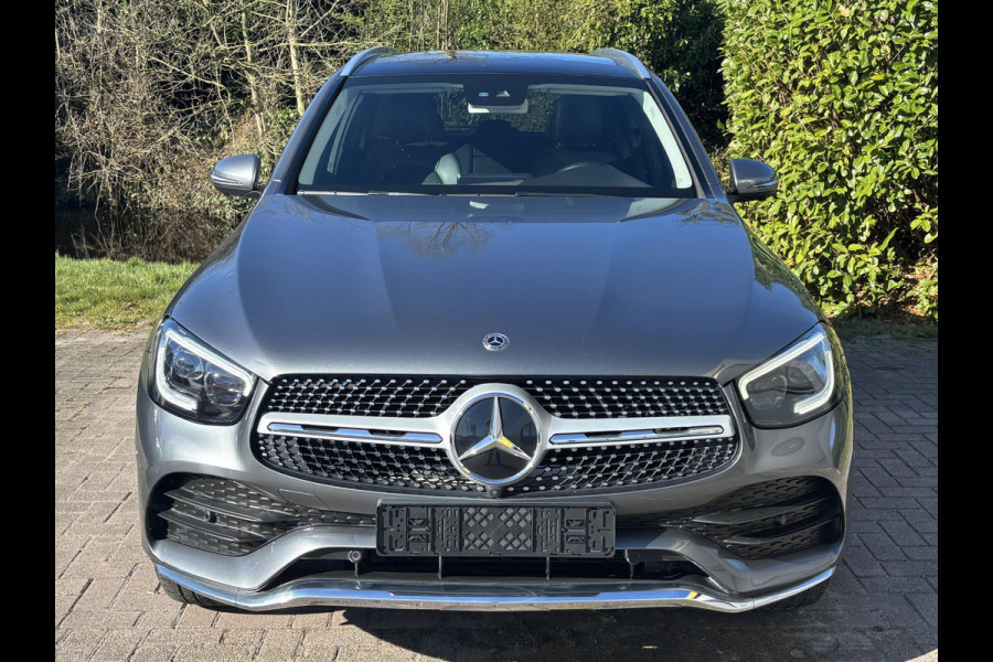 Mercedes-Benz GLC 300e 4MATIC AMG Line | 320pk PHEV | Panormadak | Afneembare Trekhaak | Burmester Audio | Stoelverwarming |  Achteruitrijcamera