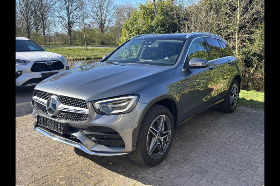 Mercedes-Benz GLC 300e 4MATIC AMG Line | 320pk PHEV | Panormadak | Afneembare Trekhaak | Burmester Audio | Stoelverwarming |  Achteruitrijcamera