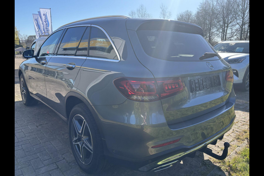 Mercedes-Benz GLC 300e 4MATIC AMG Line | 320pk PHEV | Panormadak | Afneembare Trekhaak | Burmester Audio | Stoelverwarming |  Achteruitrijcamera