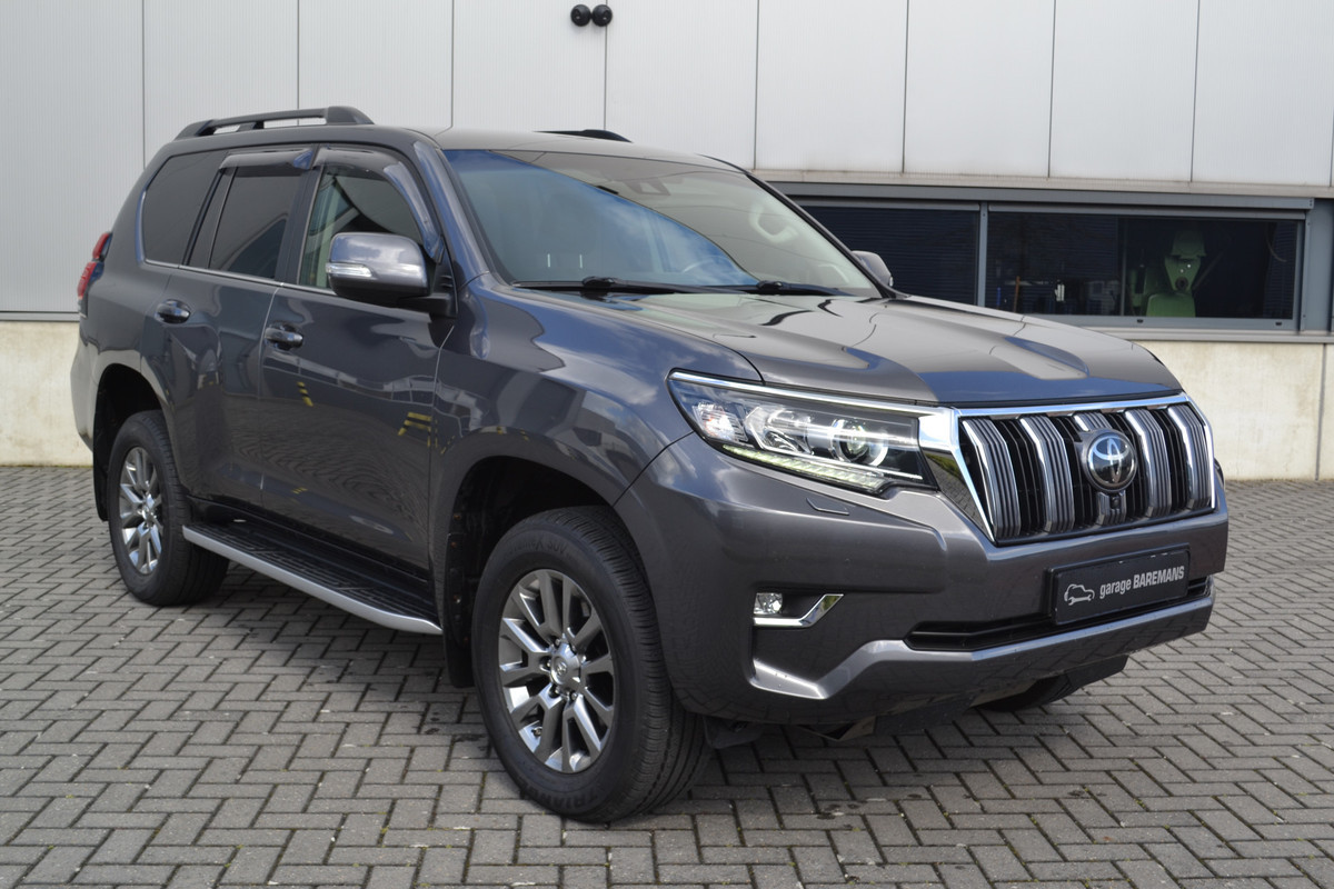 Toyota Land Cruiser 150 2.8 D-4D Professional Window VAN