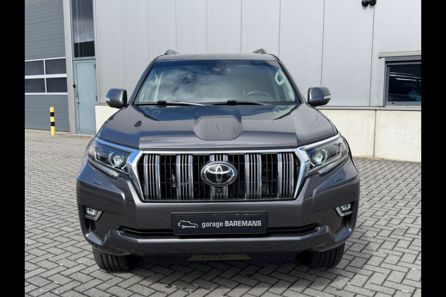 Toyota Land Cruiser 150 2.8 D-4D Professional Window VAN