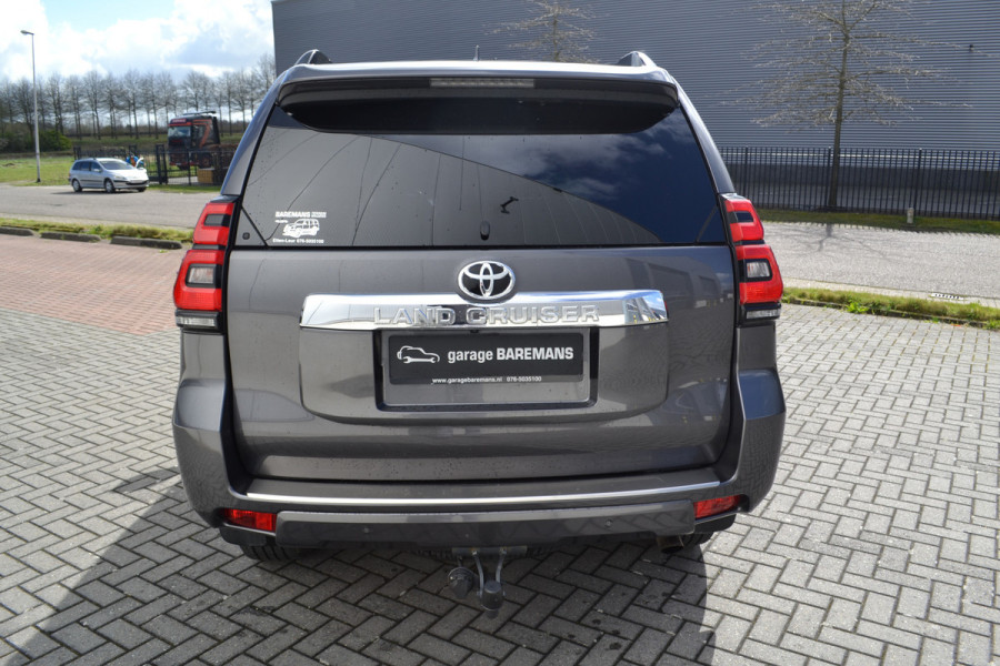 Toyota Land Cruiser 150 2.8 D-4D Professional Window VAN