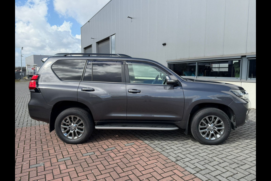 Toyota Land Cruiser 150 2.8 D-4D Professional Window VAN