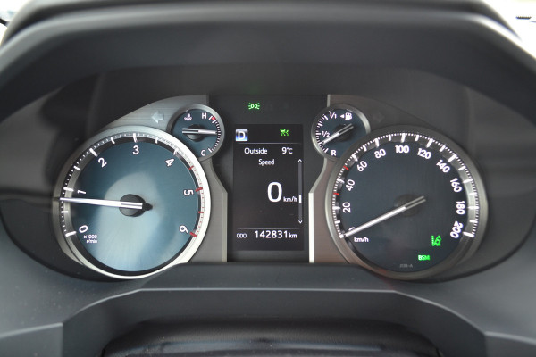 Toyota Land Cruiser 150 2.8 D-4D Professional Window VAN