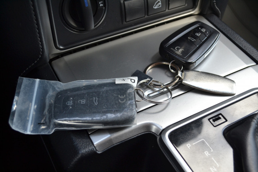 Toyota Land Cruiser 150 2.8 D-4D Professional Window VAN