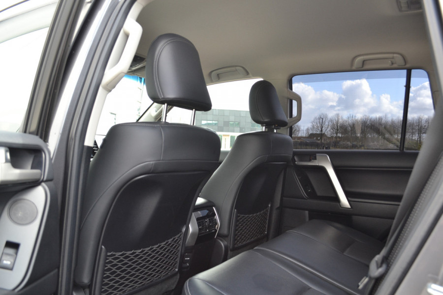 Toyota Land Cruiser 150 2.8 D-4D Professional Window VAN