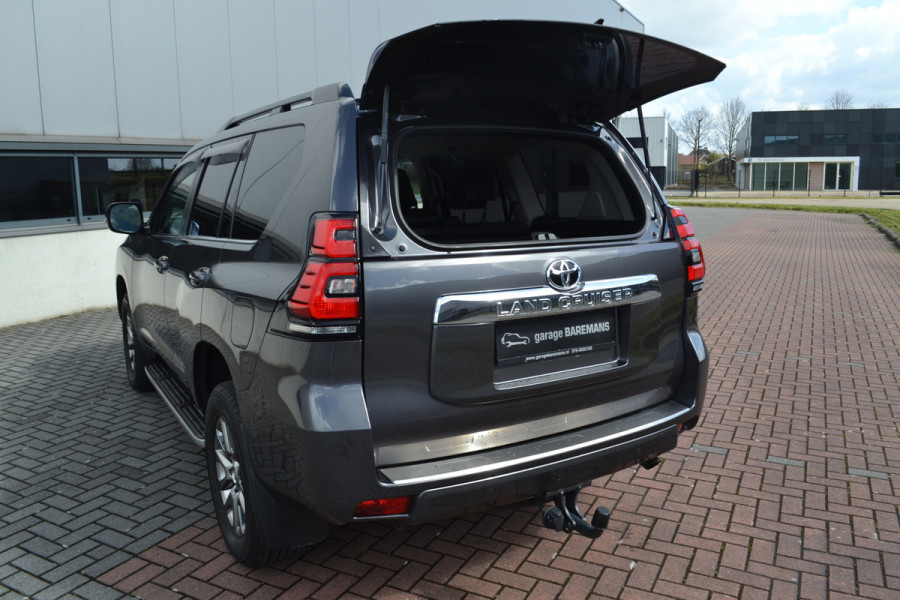 Toyota Land Cruiser 150 2.8 D-4D Professional Window VAN