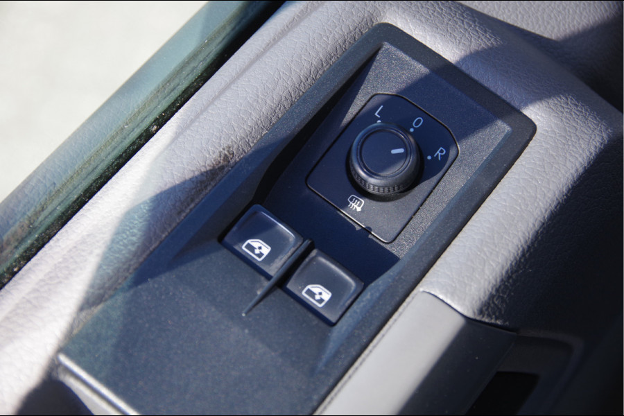 Volkswagen Crafter 35 2.0 TDI L3H2 177PK AUT. 3-ZITS, LED, CAMERA, STANDKACHEL, NAVI, CRUISE, AIRCO, MF STUURWIEL, PARKEERSENSOREN