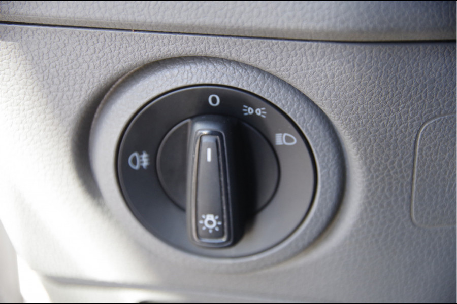 Volkswagen Crafter 35 2.0 TDI L3H2 177PK AUT. 3-ZITS, LED, CAMERA, STANDKACHEL, NAVI, CRUISE, AIRCO, MF STUURWIEL, PARKEERSENSOREN