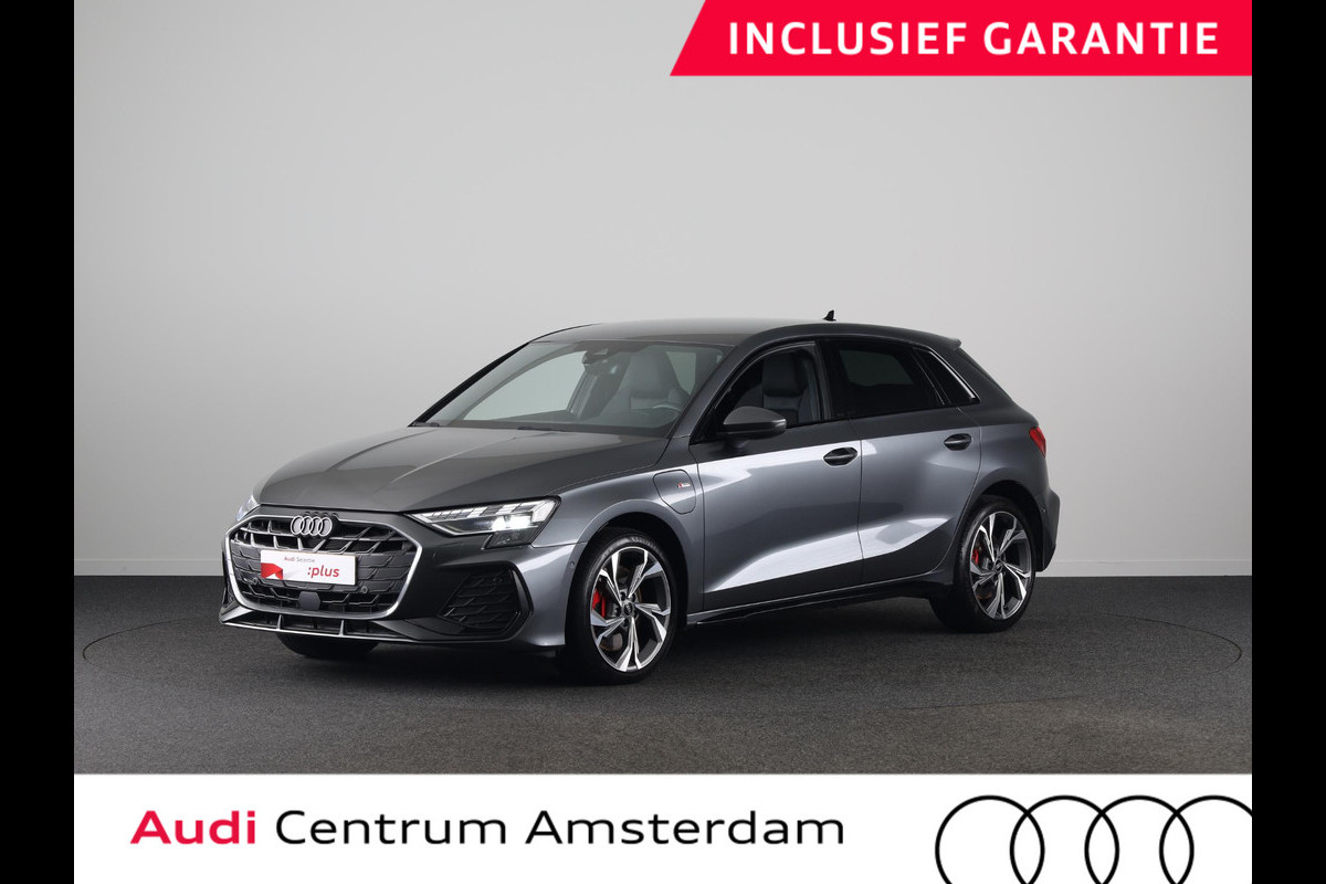Audi A3 Sportback 45 TFSI e S edition Competition 272 pk S-tronic | Verlengde garantie | Navigatie | Parkeersensoren (Park assist) | Achteruitrijcamera | Stoelverwarming | S-Line |