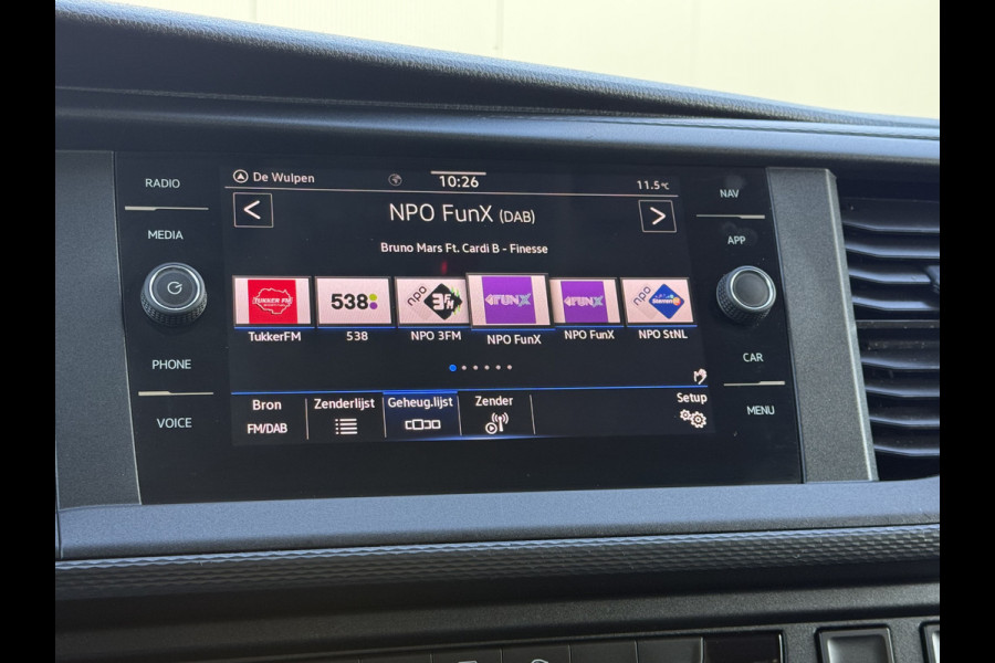 Volkswagen Transporter 2.0 TDI 150 PK / L2H1 / 1e EIG. / ALUCA INRICHTING / TREKHAAK / IMPERIAAL / CRUISE / AIRCO / NAVI