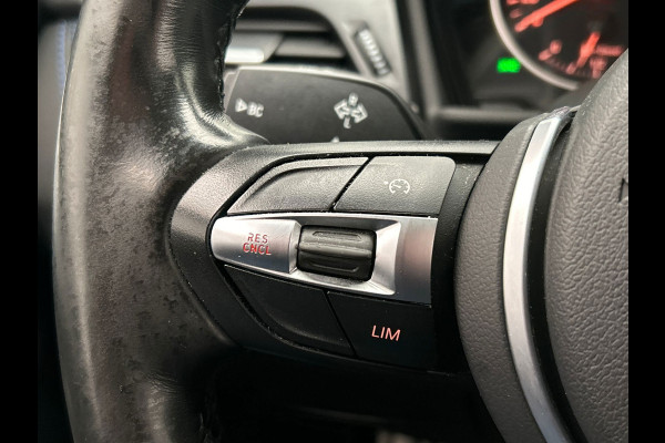 BMW 2 Serie Active Tourer 216d | M/Sport | Alcantara | Origineel NL | Camera | Cruise/Control | Stoel Verwarming |