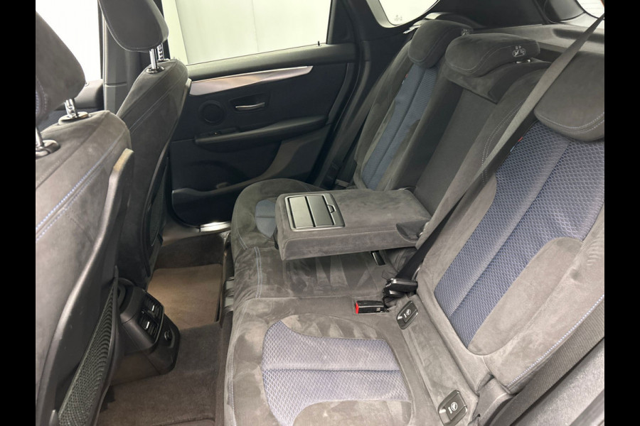 BMW 2 Serie Active Tourer 216d | M/Sport | Alcantara | Origineel NL | Camera | Cruise/Control | Stoel Verwarming |