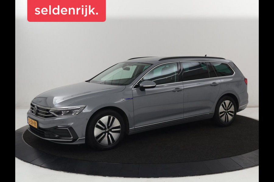 Volkswagen Passat 1.4 TSI PHEV GTE | SOH 95% | Stoelverwarming | Trekhaak | Massage | Camera | Carplay | Keyless | Matrix LED | Navigatie | Adaptive cruise | Park Assist | Climate control | Plug In