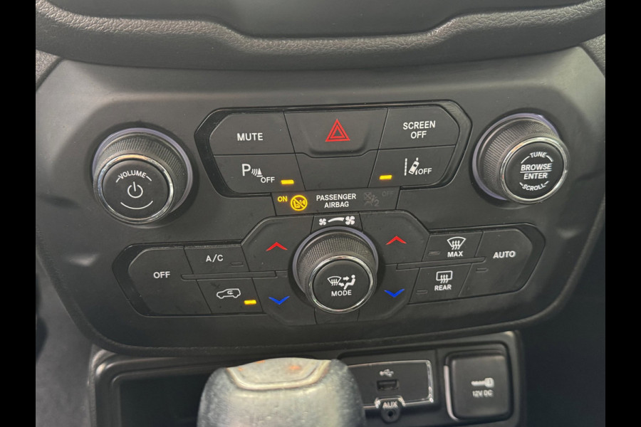 Jeep Renegade 1.4 MultiAir Limited - Automaat I Navigatie I Airco I Leer I Achteruitrij camera / PDC I Dealer onderhouden