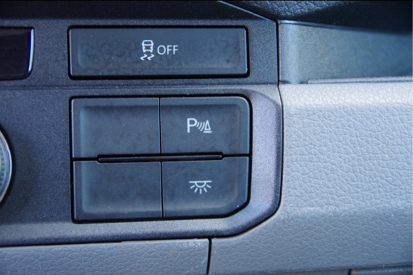 Volkswagen Crafter 35 2.0 TDI L3H2 3-ZITS, 140PK AUT. STANDKACHEL, GEV. ERGO COMFORT STOEL, CRUISE, NAVI, AIRCO