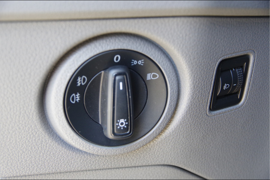 Volkswagen Crafter 35 2.0 TDI L3H2 3-ZITS, 140PK AUT. STANDKACHEL, GEV. ERGO COMFORT STOEL, CRUISE, NAVI, AIRCO