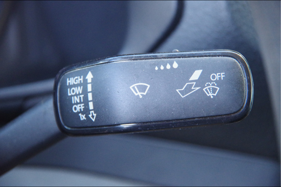 Volkswagen Crafter 35 2.0 TDI L3H2 3-ZITS, 140PK AUT. STANDKACHEL, GEV. ERGO COMFORT STOEL, CRUISE, NAVI, AIRCO